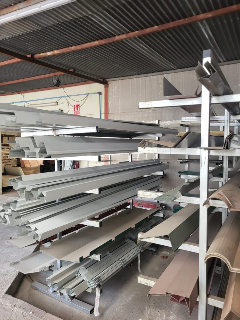 Fotos de la nave de Suminval en Valencia