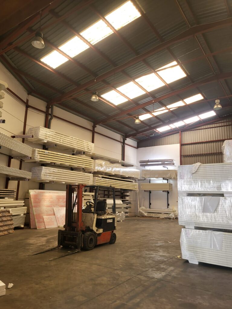 Fotos de la nave de Suminval en Valencia